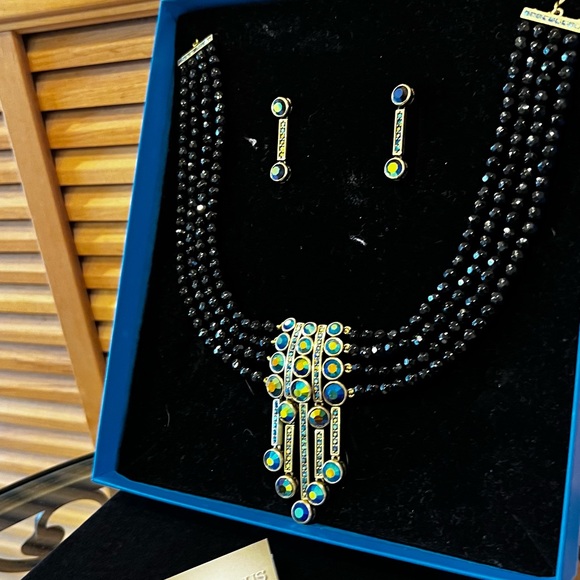 Heidi Daus Black Aurora Borealis Necklace & Earrings Set - NWT 🖤🤩 - Picture 4 of 9